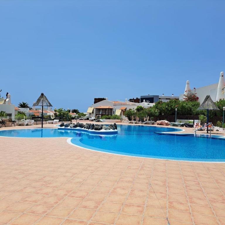 Heated Pool Costa Adeje in front of a beach - One-Bedroom Apartment - 4