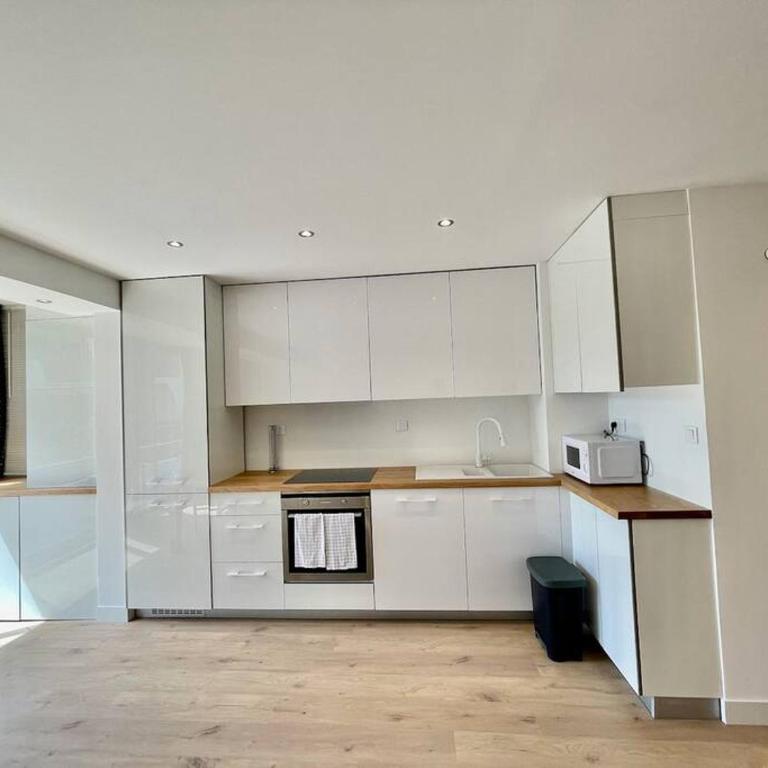 PGH N19-Centre-Ville, Plage à 200m, Parking Privé - Two-Bedroom Apartment - 4