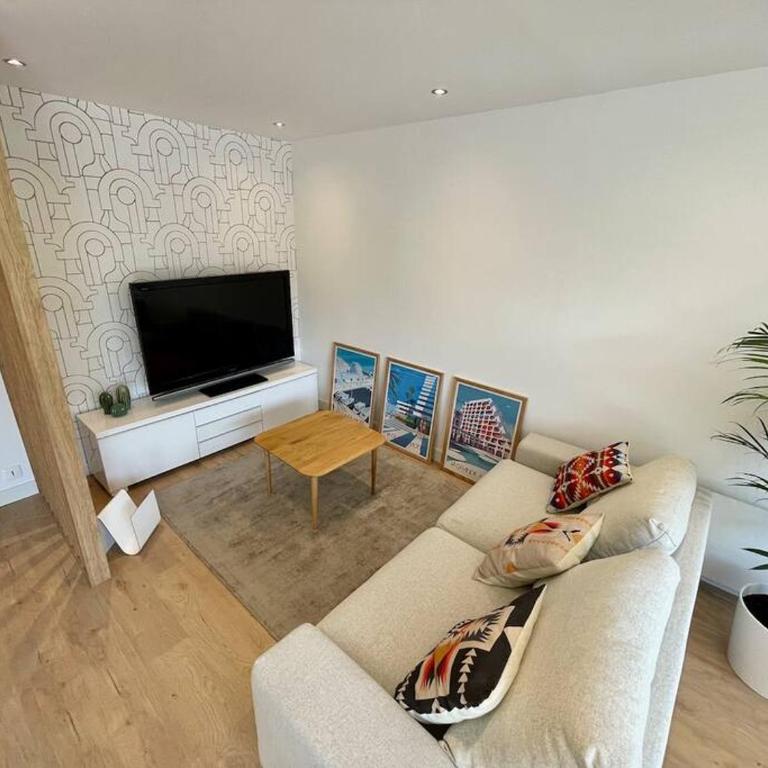 PGH N19-Centre-Ville, Plage à 200m, Parking Privé - Two-Bedroom Apartment - 18