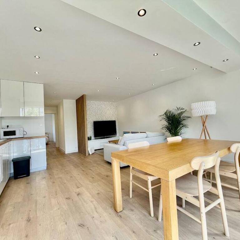 PGH N19-Centre-Ville, Plage à 200m, Parking Privé - Two-Bedroom Apartment - 21