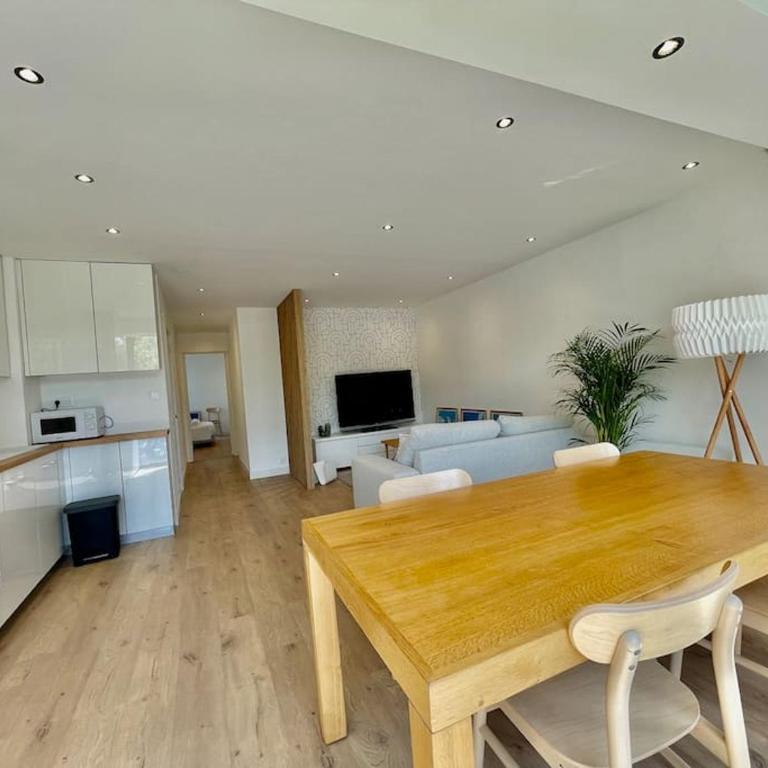 PGH N19-Centre-Ville, Plage à 200m, Parking Privé - Two-Bedroom Apartment - 26