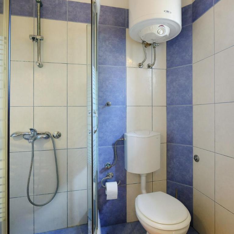 Red Tree Apartment - One-Bedroom Apartment - 22