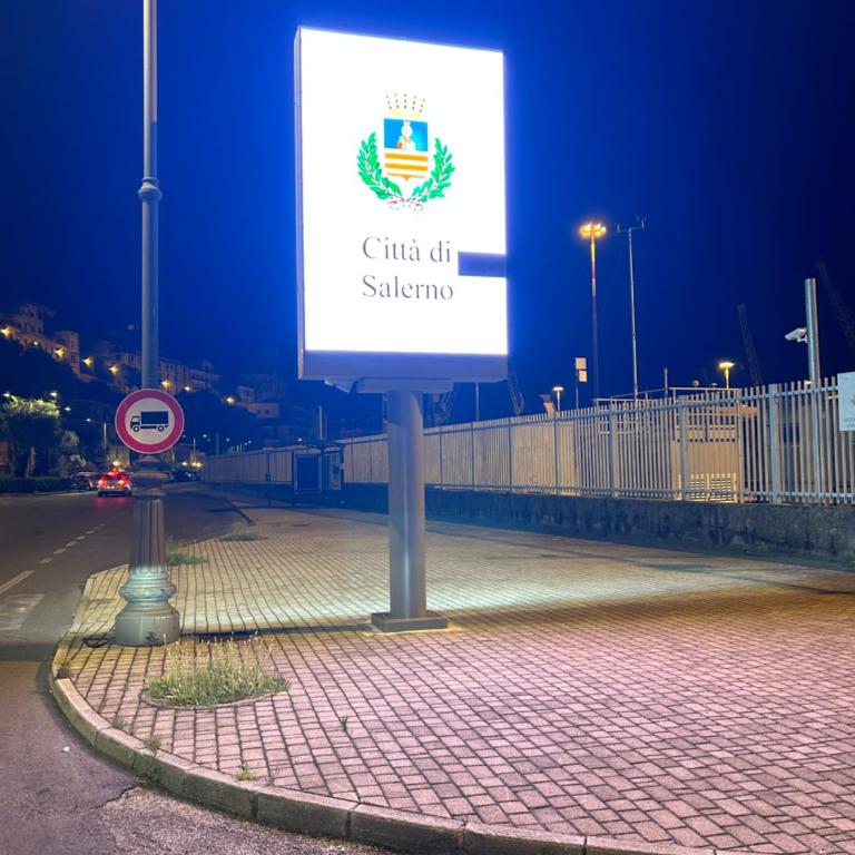 Sissi House Salerno - Appartamento con 2 Camere da Letto - 86