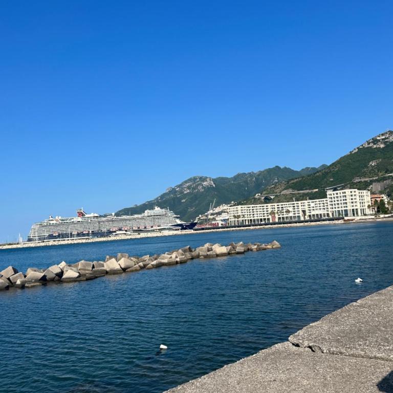 Sissi House Salerno - Appartamento con 2 Camere da Letto - 97