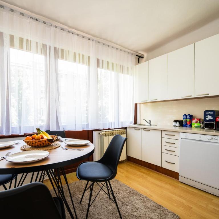 Cozy One-bedroom Apartment near City Center - One-Bedroom Apartment - 12