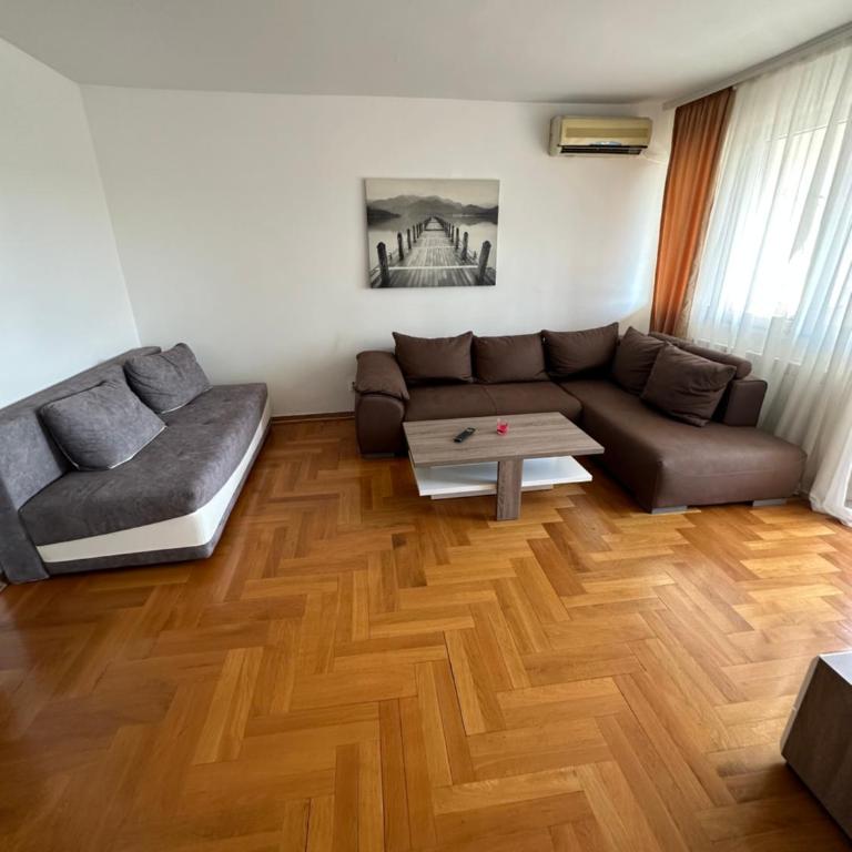 Large Centre apartment - Apartman sa 3 Spavaće Sobe - 2