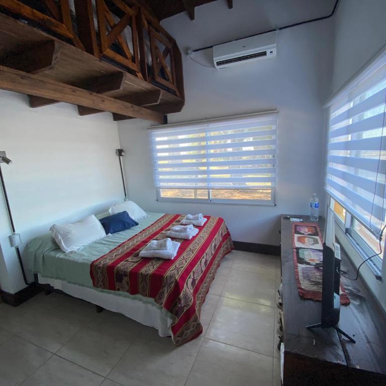 Estancia Pedro Chico - Hotel Rural - Habitación Familiar con baño privado - 2