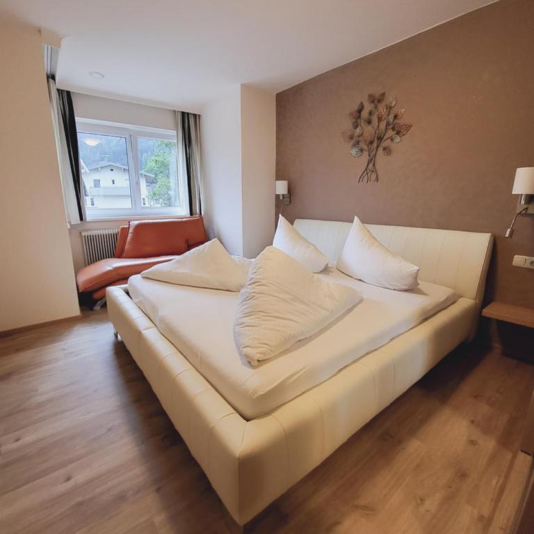 Adler Hotel-Pension - Apartment mit Balkon 2 - 3