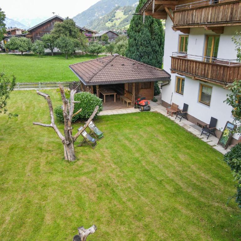 Ferienhaus Wachterhof Aschau im Zillertal - Apartment mit Blick auf die Berge - 31