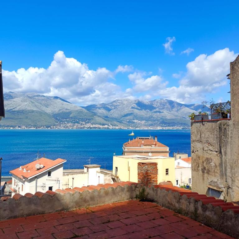CASA VALENTINA-Appartamento in punto strategico con vista - Two-Bedroom Apartment - 1