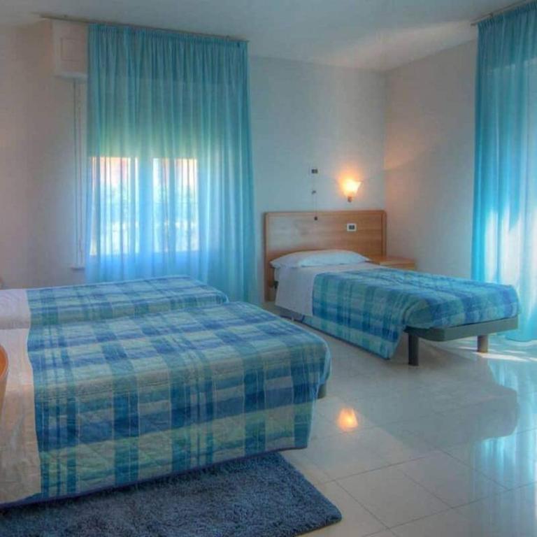 Hotel Mizar - Camera Tripla - 2