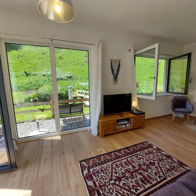 Boutique-Apartments Familie Jarosch Fieberbrunn "Freier Eintritt in das örtliche Hallenbad inklusive Saunalandschaft oder zum Badesee" - One-Bedroom Apartment with Shower - 4