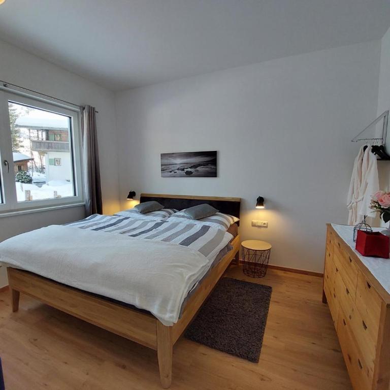 Boutique-Apartments Familie Jarosch Fieberbrunn "Freier Eintritt in das örtliche Hallenbad inklusive Saunalandschaft oder zum Badesee" - One-Bedroom Apartment with Shower - 10