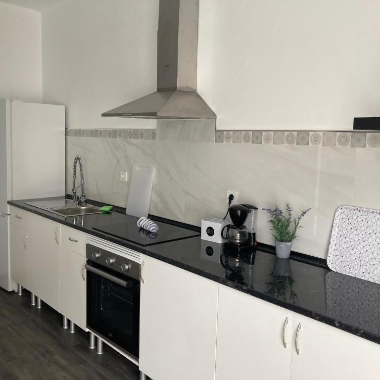 Spacious vintage 18 - Standard Apartment - 16