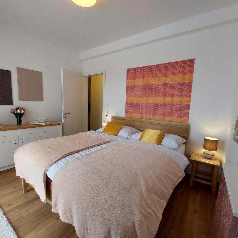 Boutique-Apartments Familie Jarosch Fieberbrunn "Freier Eintritt in das örtliche Hallenbad inklusive Saunalandschaft oder zum Badesee" - Two-Bedroom Apartment with Shower - 8