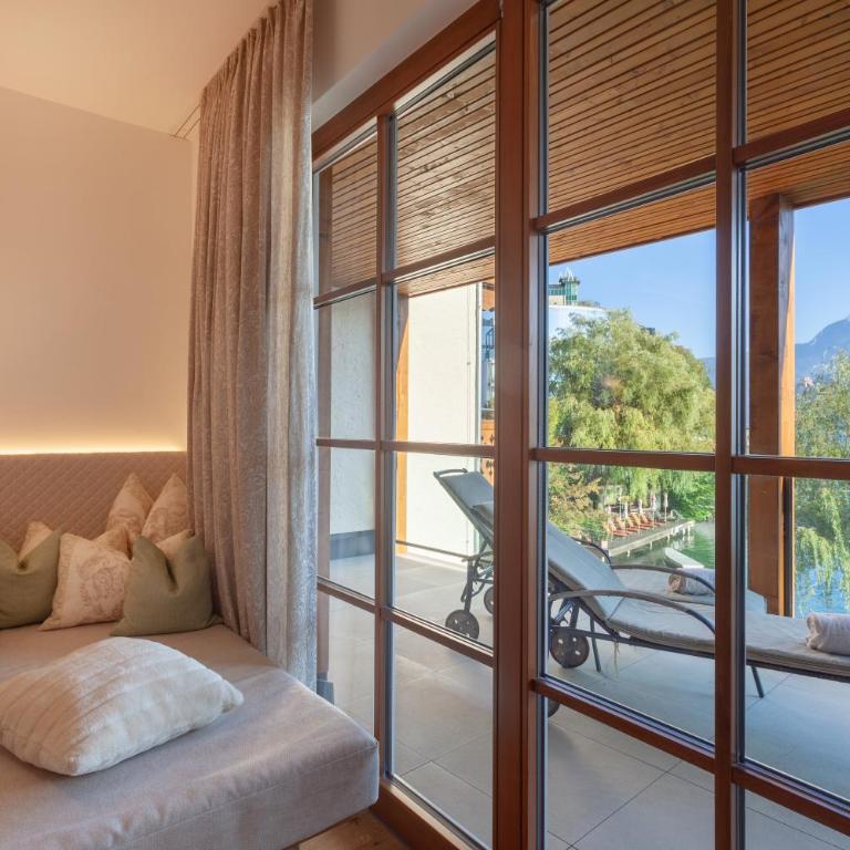 Hotel Seevilla Wolfgangsee - Deluxe Doppelzimmer mit Bad - 2