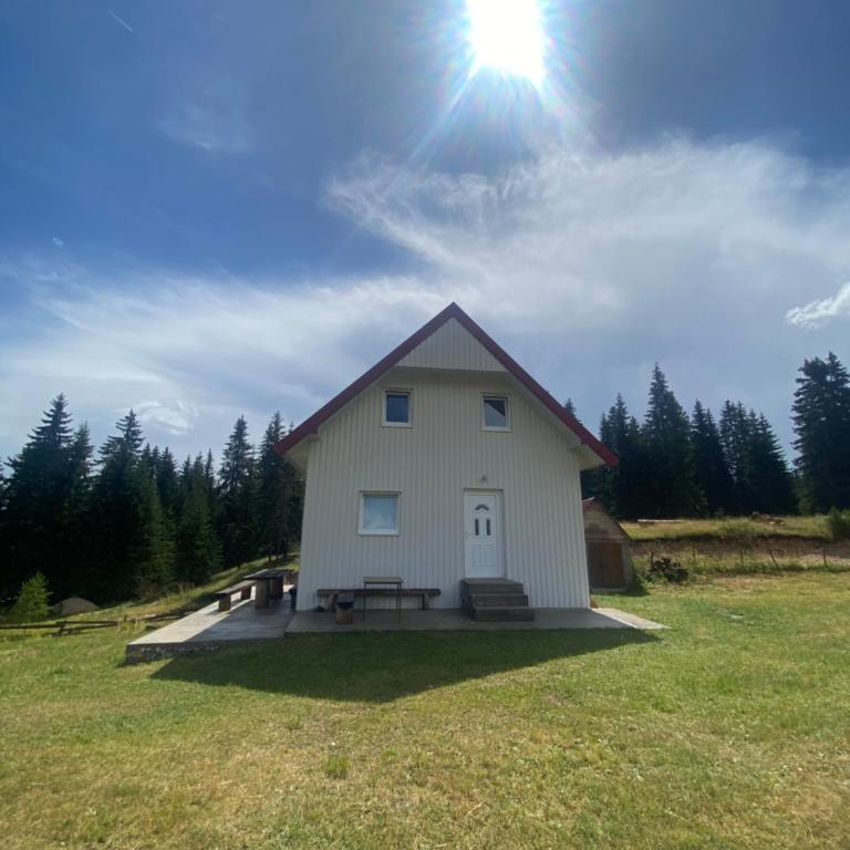 Kuća na Metaljci - Four-Bedroom House - 1