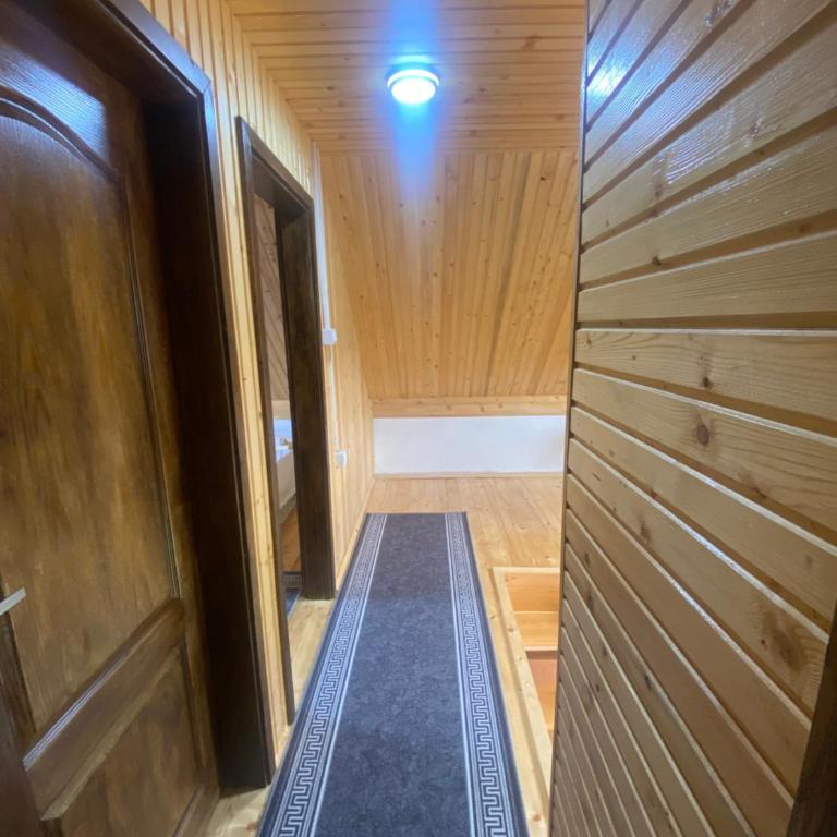 Kuća na Metaljci - Four-Bedroom House - 15