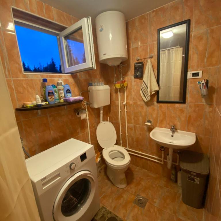 Kuća na Metaljci - Four-Bedroom House - 13