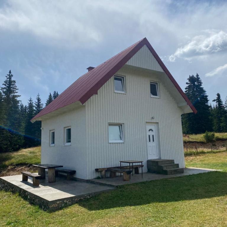 Kuća na Metaljci - Four-Bedroom House - 2