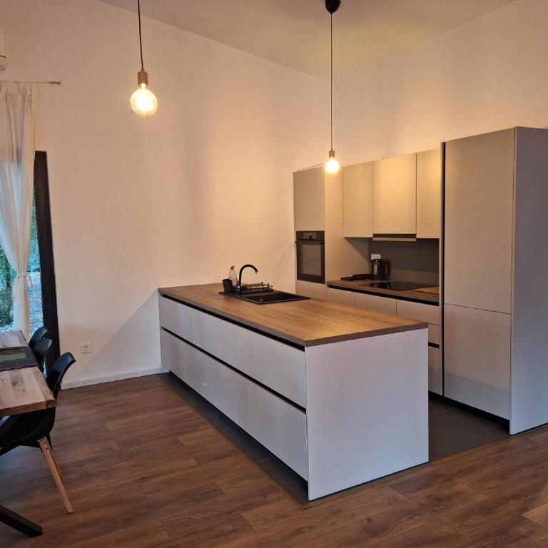 Farah Superior Apartments - Villa - Beach Front - 32