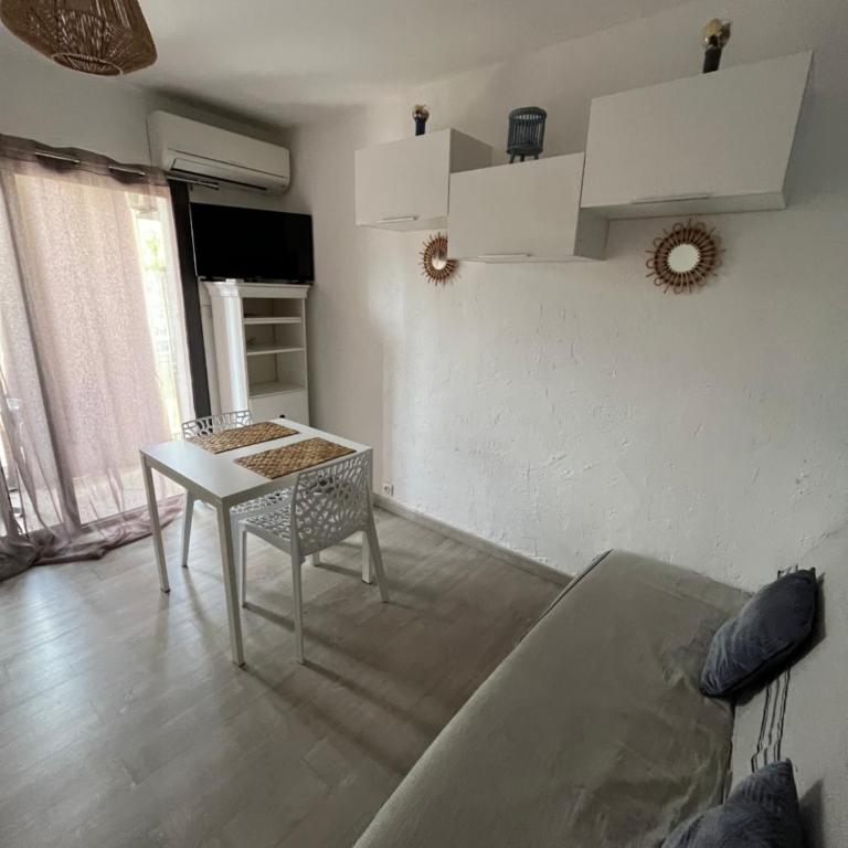 A Pied du Port de Bandol et de sa Plage - Appartement 1 Chambre - 22