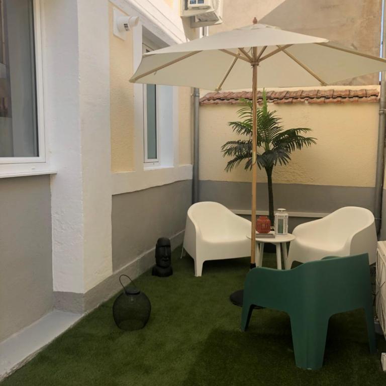 Appart-hôtel de standing avec jacuzzi privatisable en option - Hébergement Noir et Blanc - 10