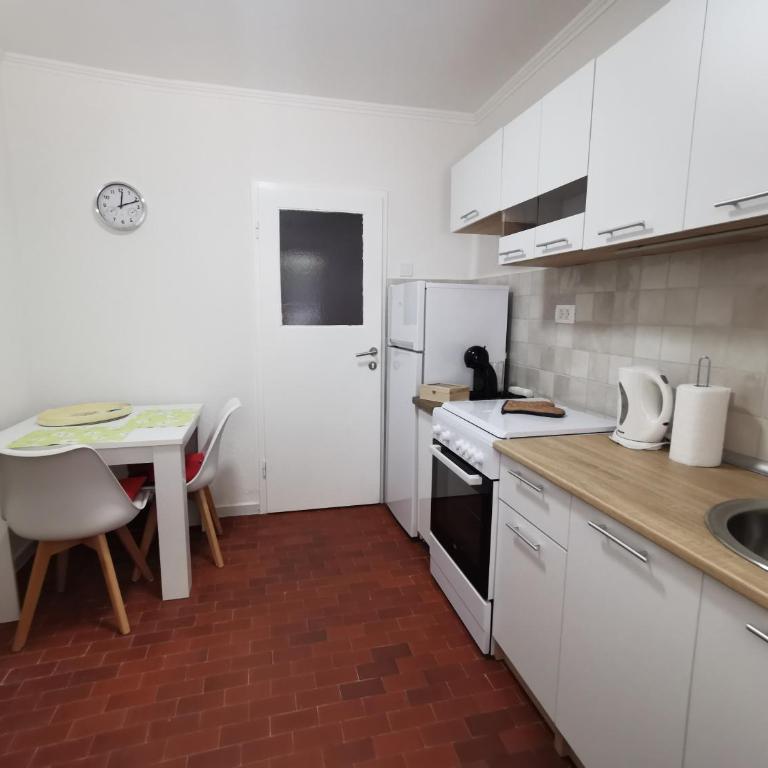 Trinity Apartment Seafront - Apartment with Sea View - 64