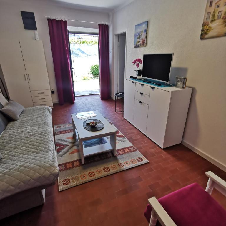 Trinity Apartment Seafront - Apartment with Sea View - 50