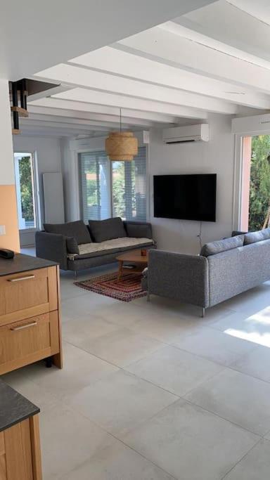 Nouveau Villa vue mer, proche centre et plage - Villa - 21