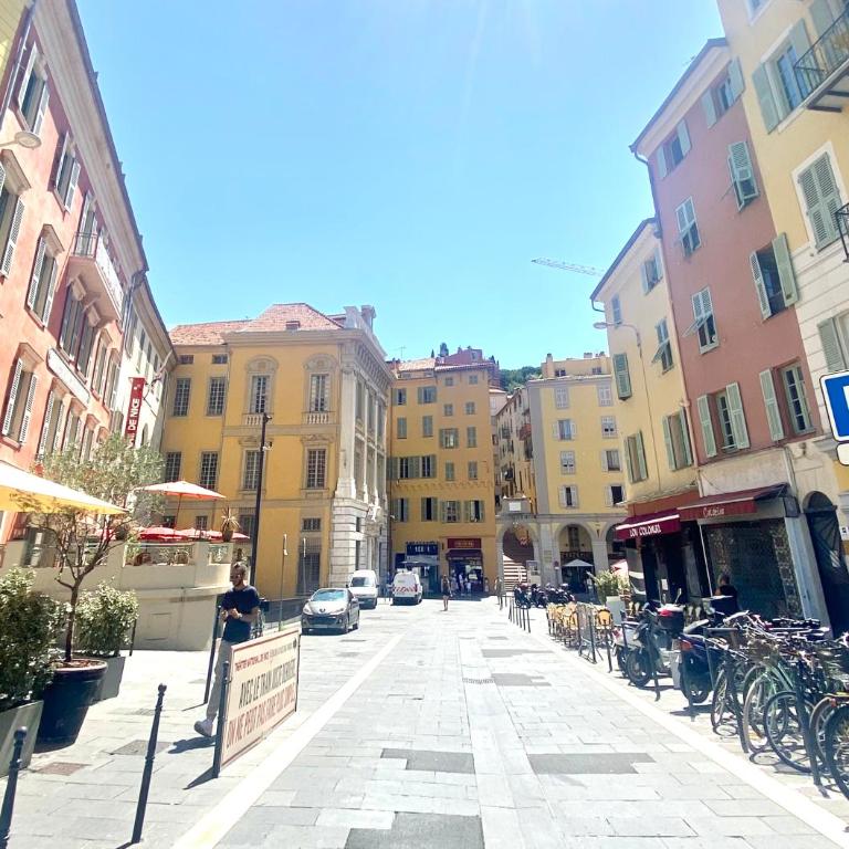 Duplex Cosy au Cœur du Vieux-Nice - Appartement 2 Chambres - 22