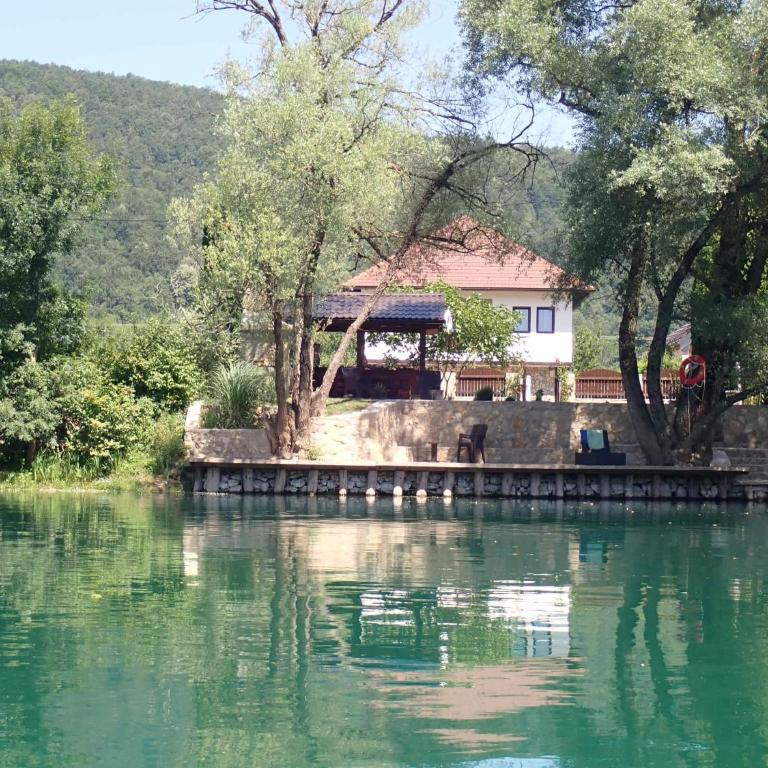 Bosanska kuća Emina - Three-Bedroom Villa - 19
