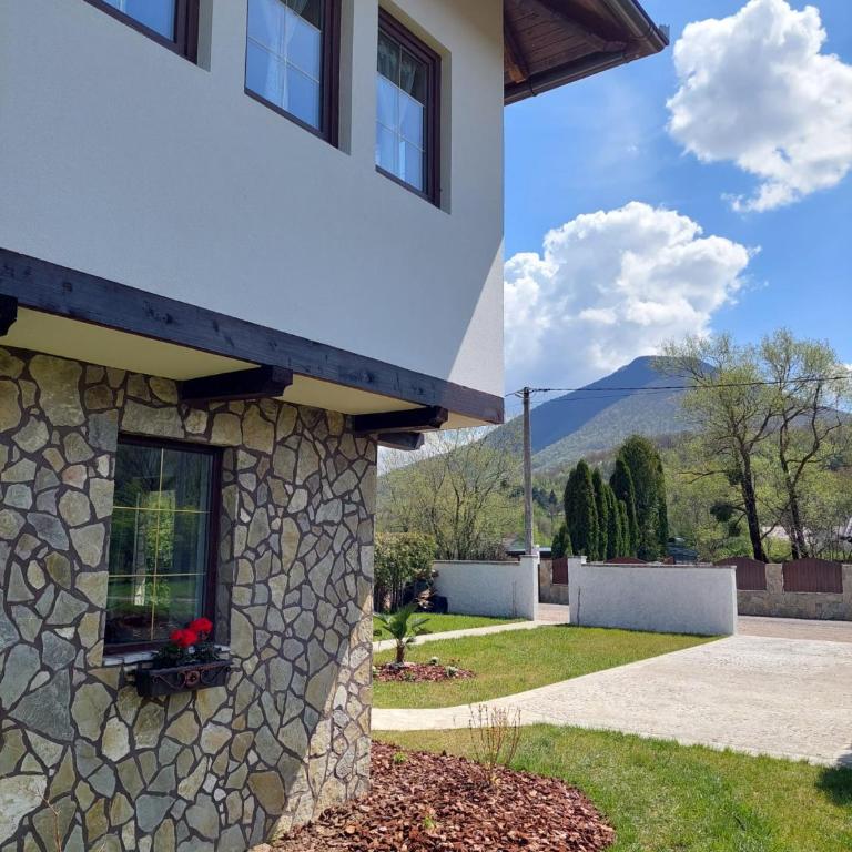 Bosanska kuća Emina - Three-Bedroom Villa - 6