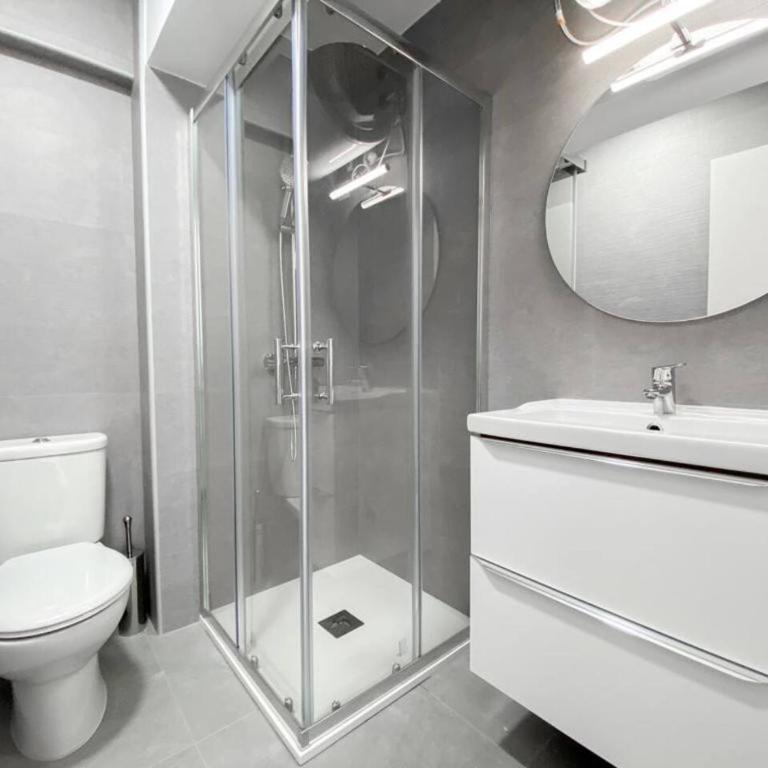 BENIMACLET - Five-Bedroom Premium Apartment - 4