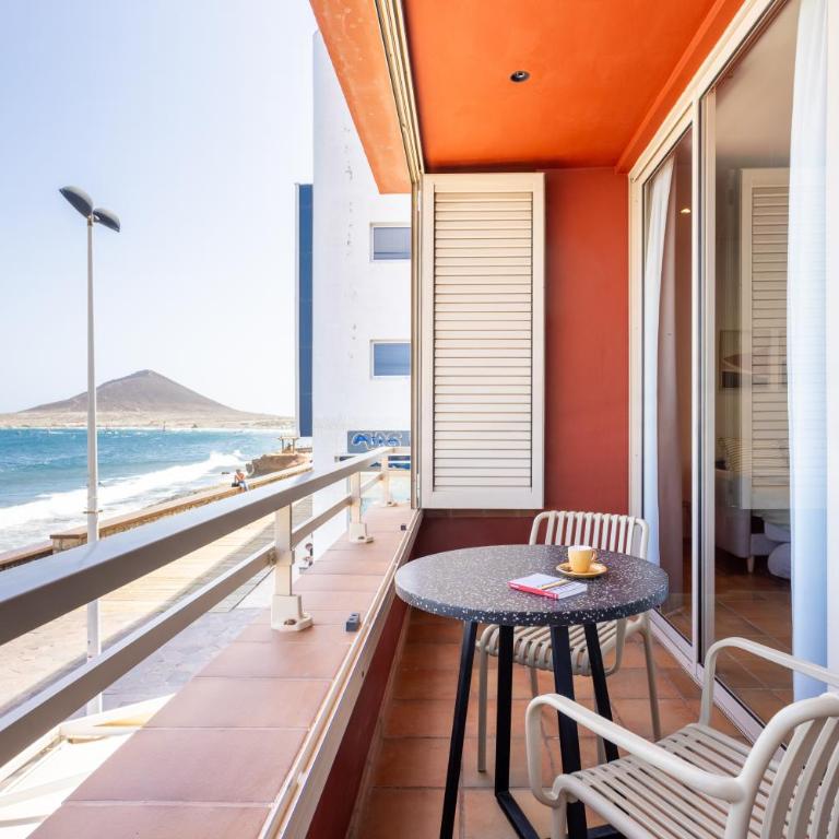 Spectacular Beachfront Loft-Style CASA CORINA II - Apartamento - 20