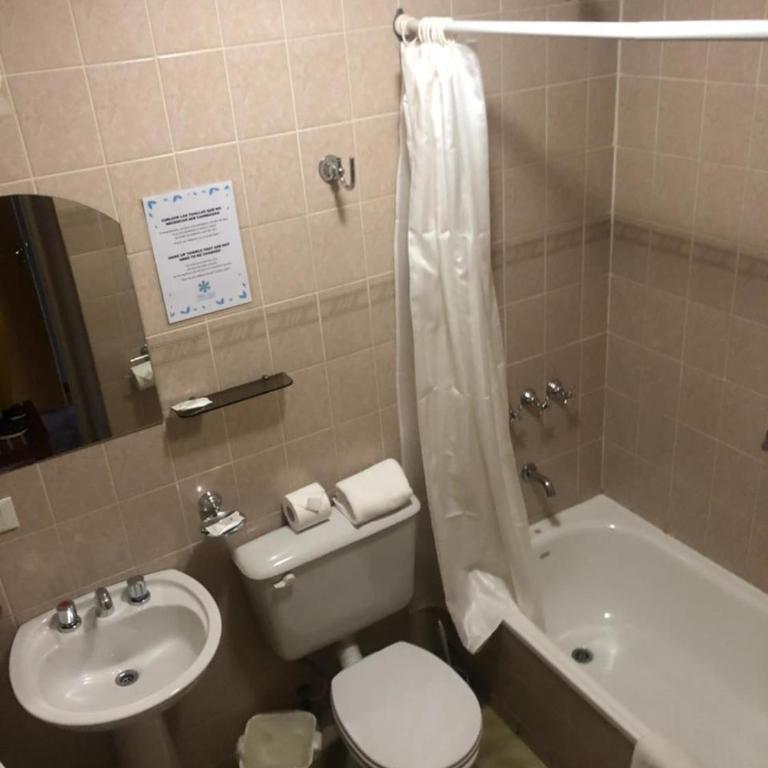 Hotel Ariel - Habitación Doble con baño privado - 1 o 2 camas - 6