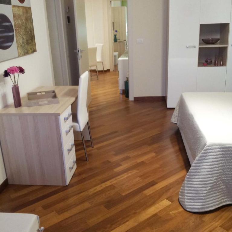 Residenza Piazza Moro - Camera Quadrupla con Bagno Privato - 6