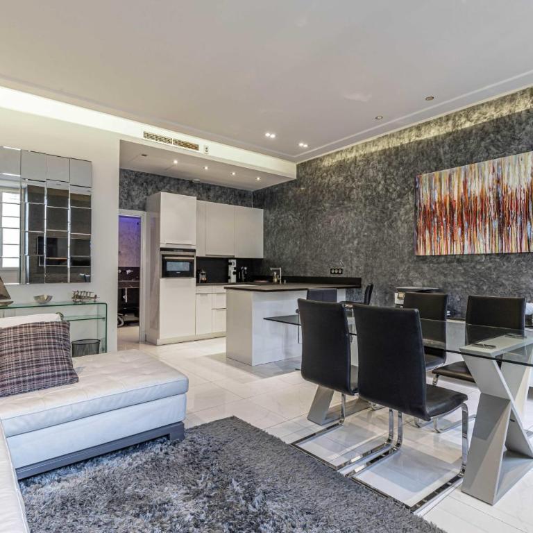 Large renovated studio - rue Hoche - Cannes center - Apartamento - 10