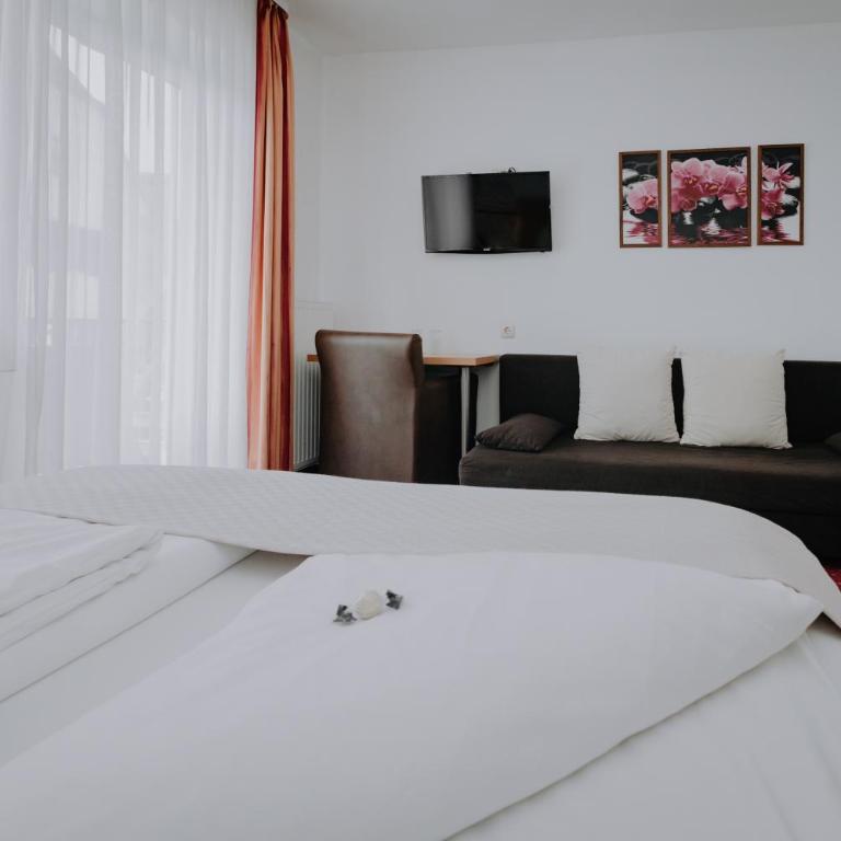 Sporthotel Kitz - inkl gratis Großglockner Maut und National Park Sommerkarte - Doppel-/Zweibettzimmer mit Balkon und Bergblick - 5