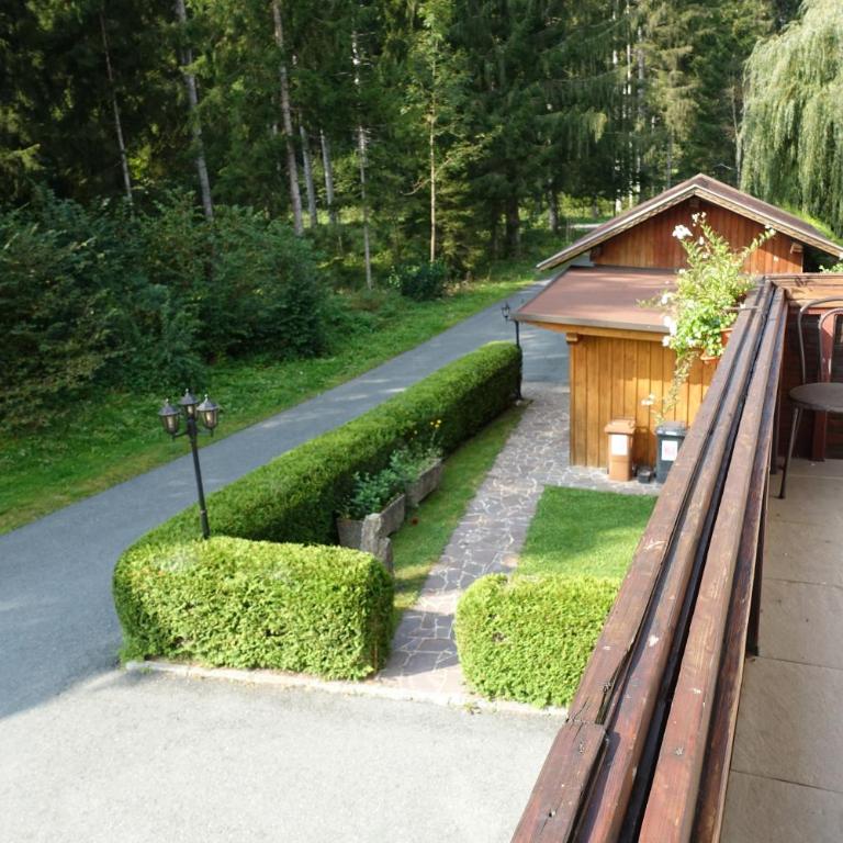 Apartmenthaus Kestel Gasthof - Apartment mit Balkon - 10
