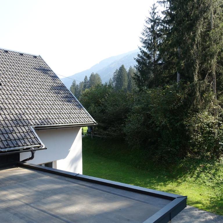 Apartmenthaus Kestel Gasthof - Apartment mit Balkon - 11