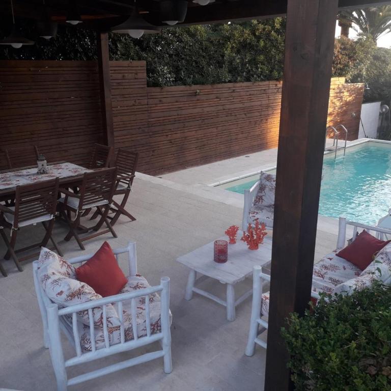 Apartment in villa with swimming pool 20 meters from the sea - Appartamento - 23