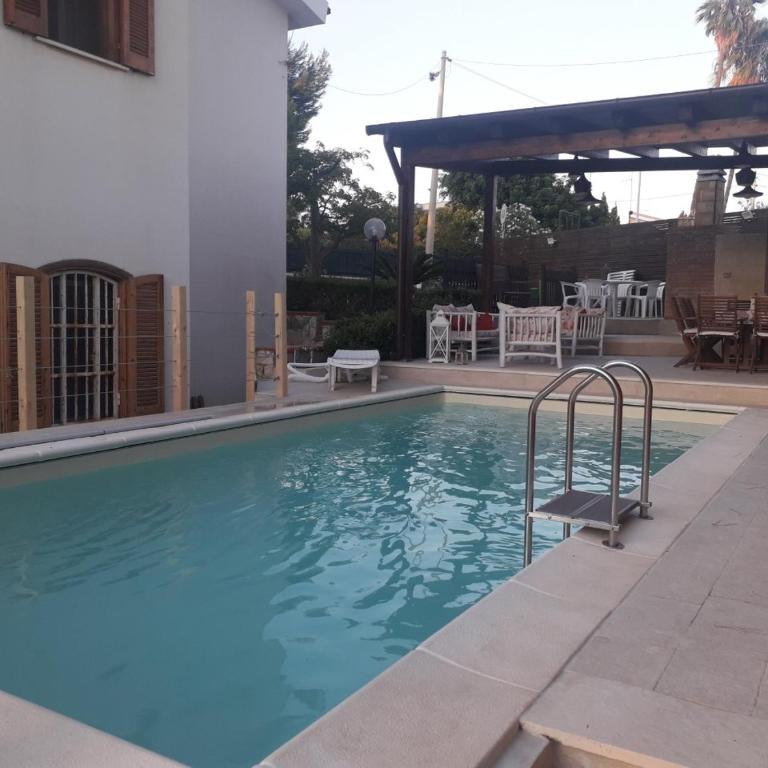 Apartment in villa with swimming pool 20 meters from the sea - Appartamento - 26