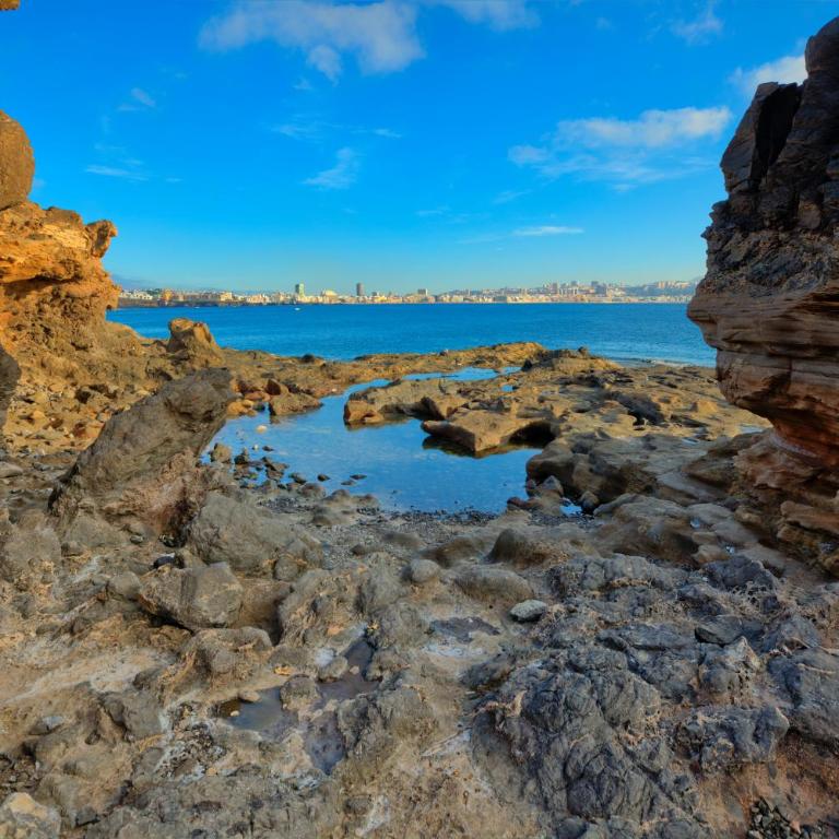 2 mins from Beach - Workstations - Parking - Bikes - Apartamento de 2 dormitorios - 52