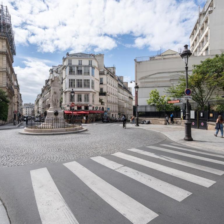 Stay In a prime location Paris - Chambre Double ou Lits Jumeaux - 4