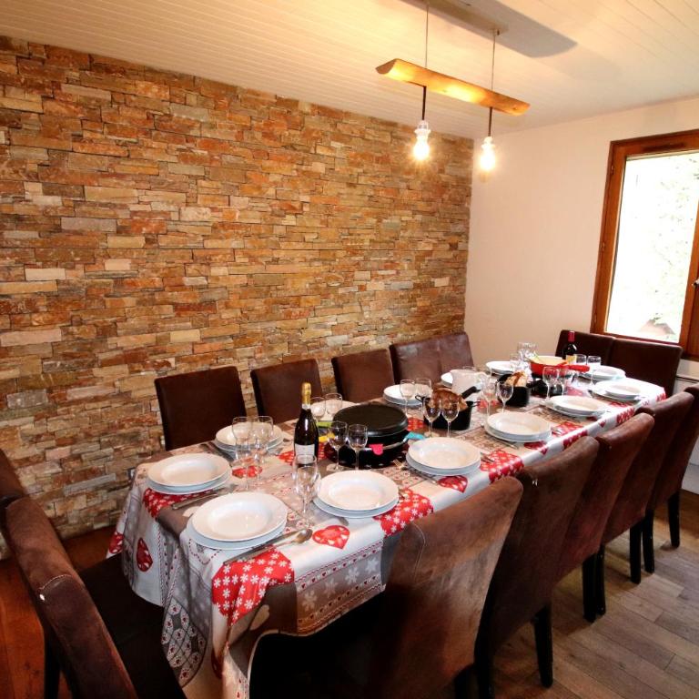 Ski-in/Ski-out Chalet, Quiet Location, and Jacuzzi - Chalet - 7