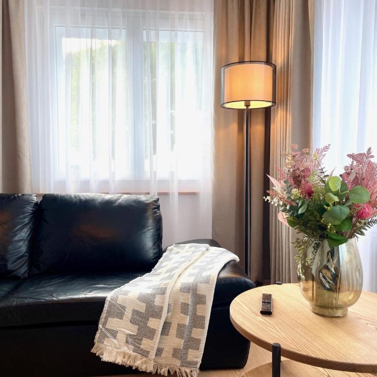 Azure Apartment - Apartment with Balcony - 1