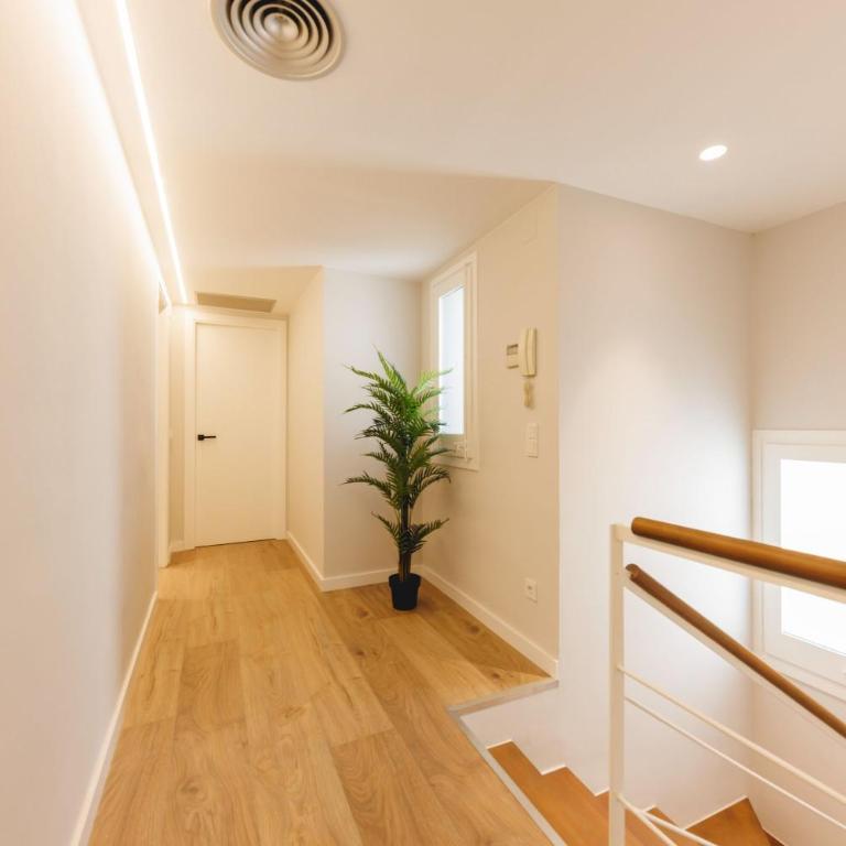 Bravissimo Cort Reial Duplex, Spacious with 3 bedrooms - Apartamento de 3 dormitorios - 21