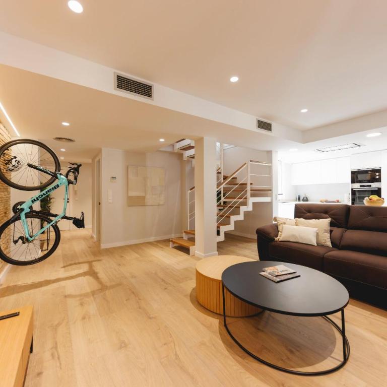Bravissimo Cort Reial Duplex, Spacious with 3 bedrooms - Apartamento de 3 dormitorios - 50