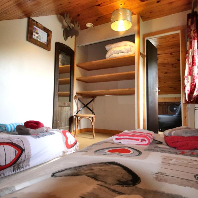 Ski-in/Ski-out Chalet, Quiet Location, and Jacuzzi - Chalet - 20
